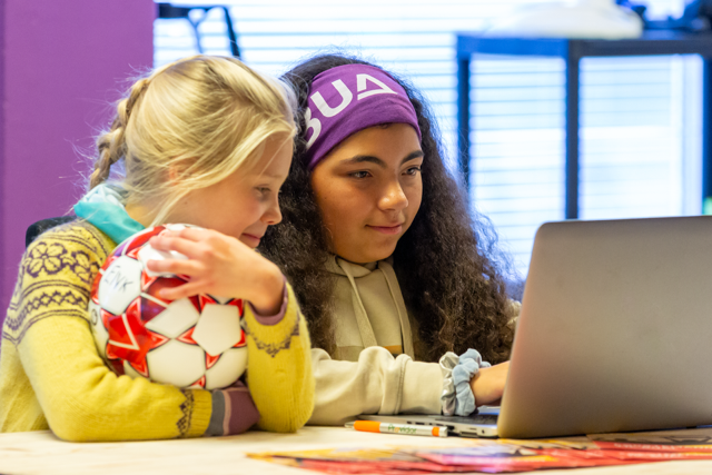 <span id="hs_cos_wrapper_name" class="hs_cos_wrapper hs_cos_wrapper_meta_field hs_cos_wrapper_type_text" style="" data-hs-cos-general-type="meta_field" data-hs-cos-type="text" >Takk BUA, for at vi får bidra!</span>