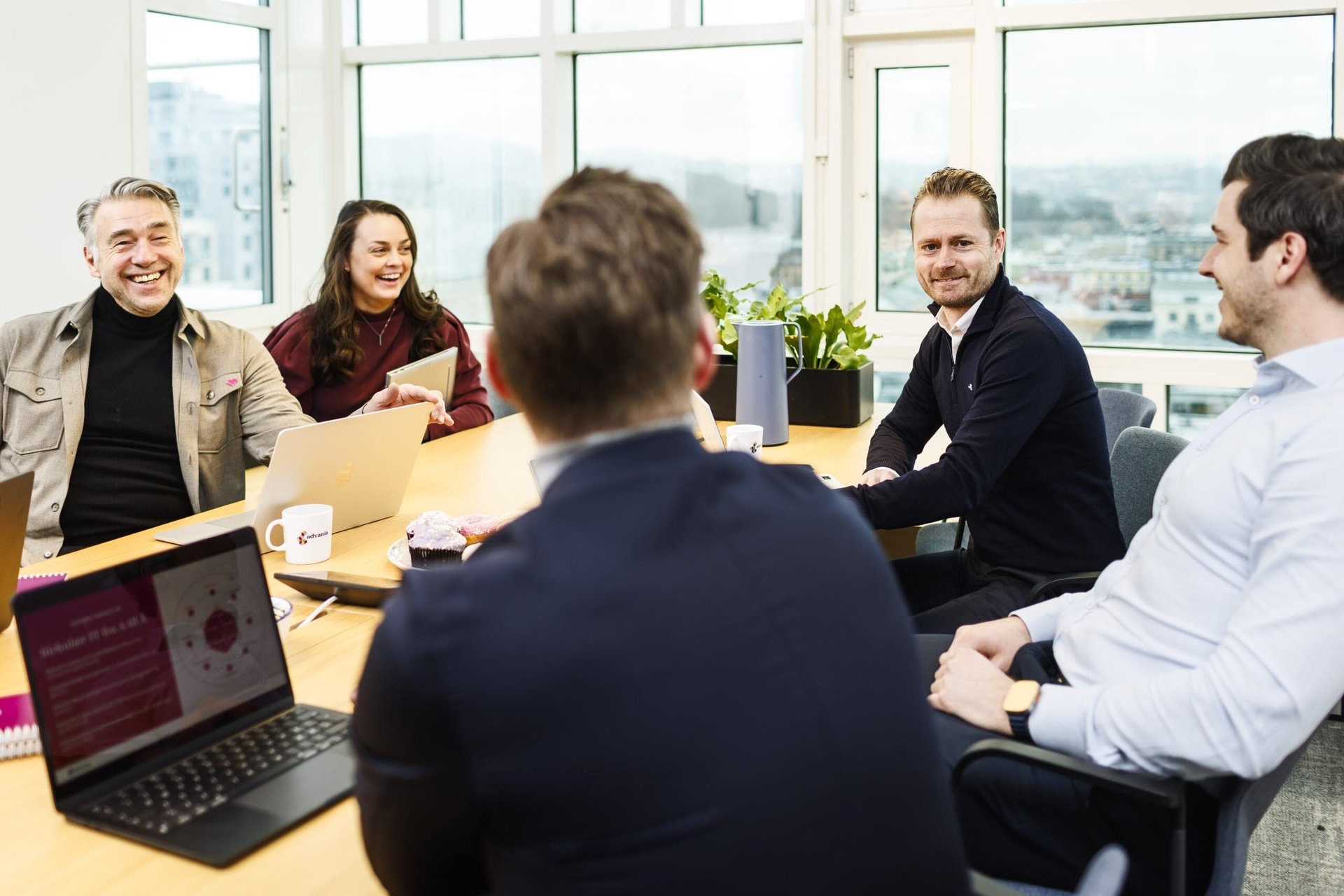 Konsulent vs. rådgiver – Hva er egentlig forskjellen?