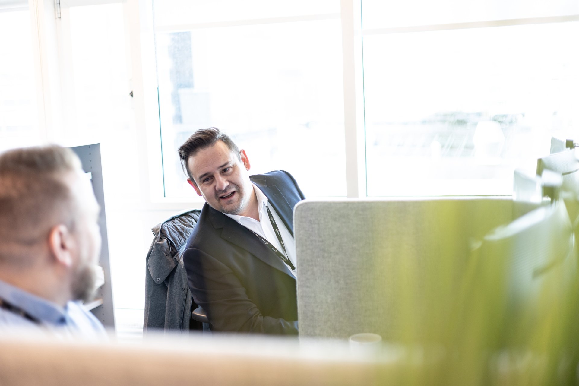 <span id="hs_cos_wrapper_name" class="hs_cos_wrapper hs_cos_wrapper_meta_field hs_cos_wrapper_type_text" style="" data-hs-cos-general-type="meta_field" data-hs-cos-type="text" >ESG-rapportering: Slik sikrer du bærekraftig virksomhet</span>